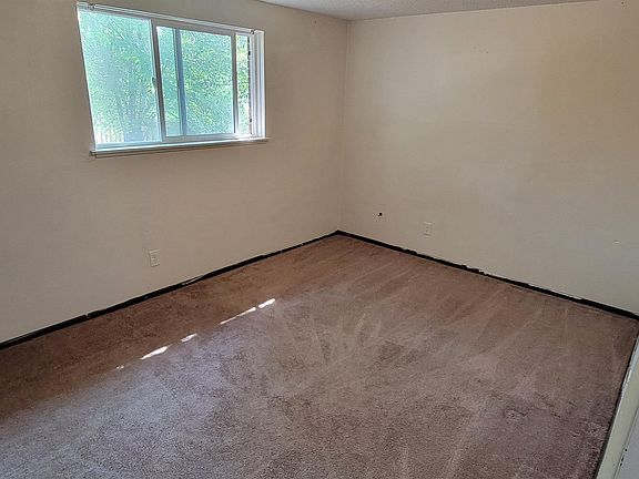 2nd image of 4 Birch Ct #6