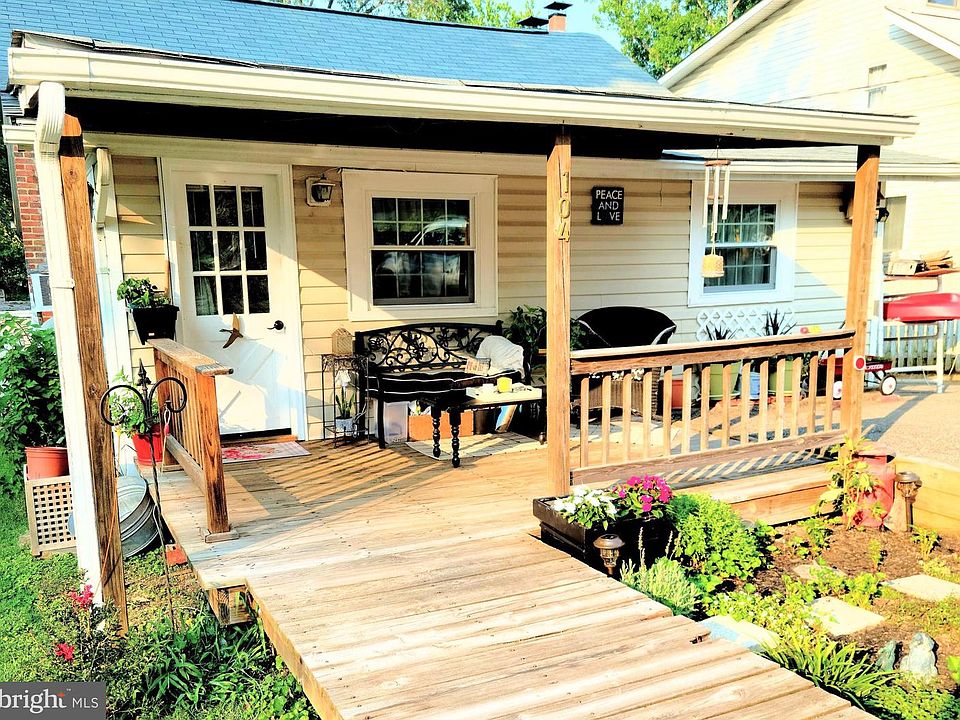 1st image of 104 Meadow Rd