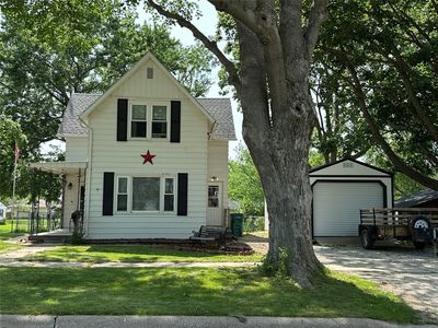 702 N 2nd Ave, Winterset, IA, 50273
