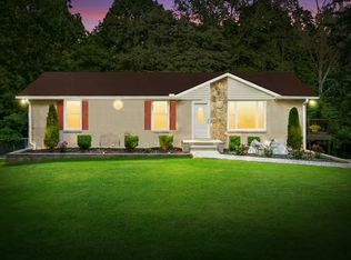 1001 Issac Clifton Rd, Chapmansboro, TN 37035