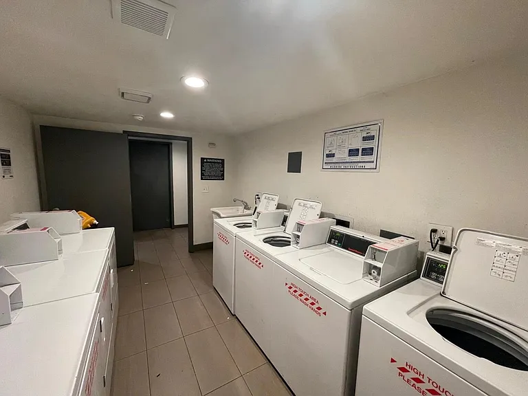 1054 W Santa Ana Blvd #21 — Photo 5