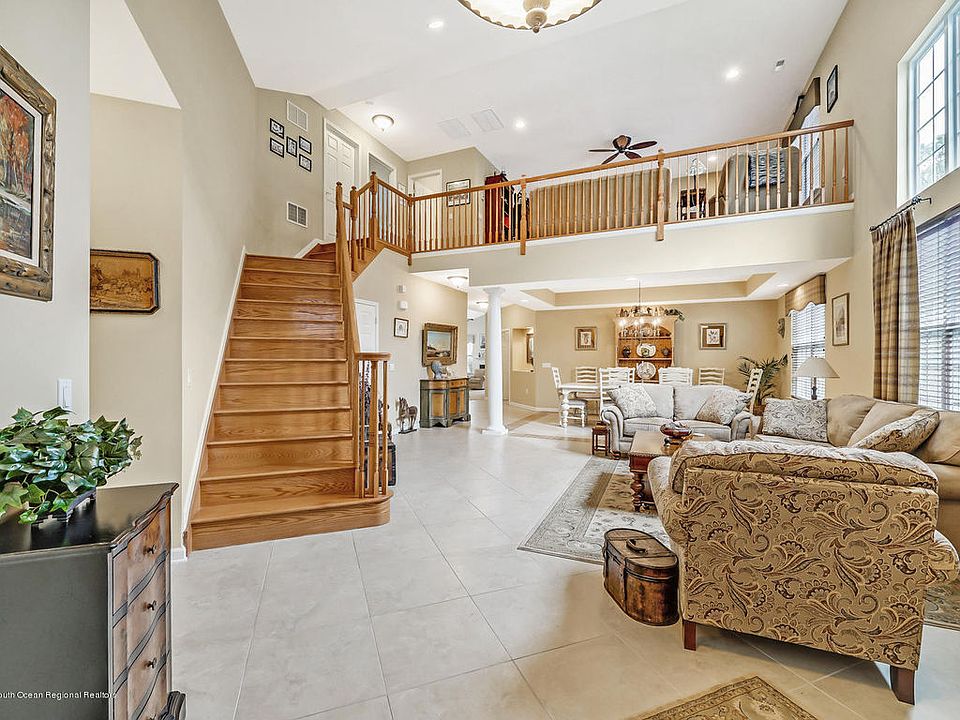1st image of 318 Damiano Way