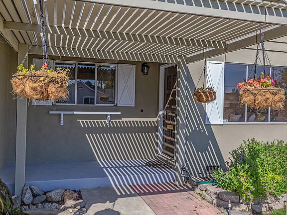 4th image of 1731 Villarita Dr