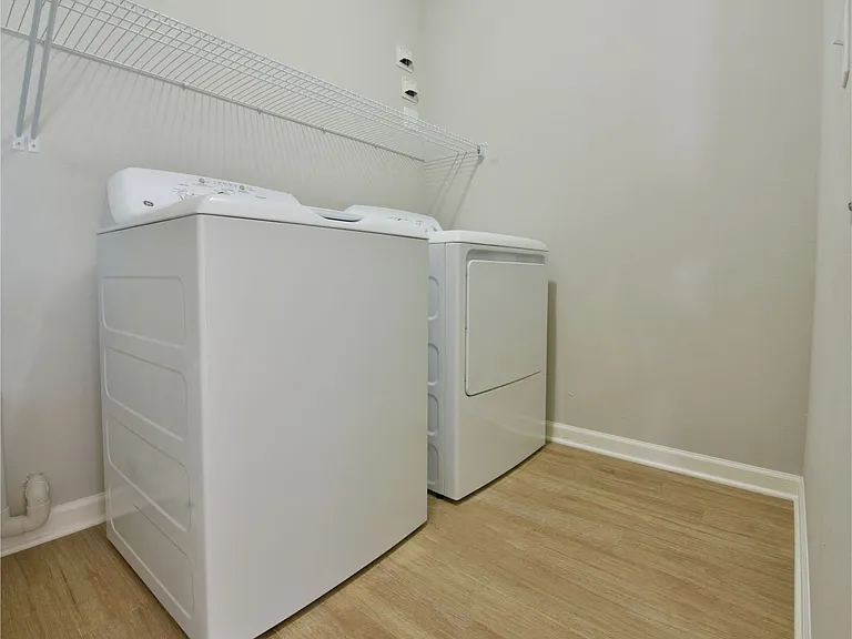 Full-Size Washer & Dryer
