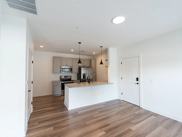 1460 Grant living room