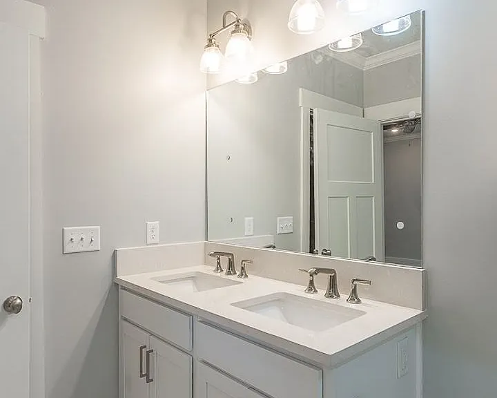 1025 Peachtree St — Photo 10