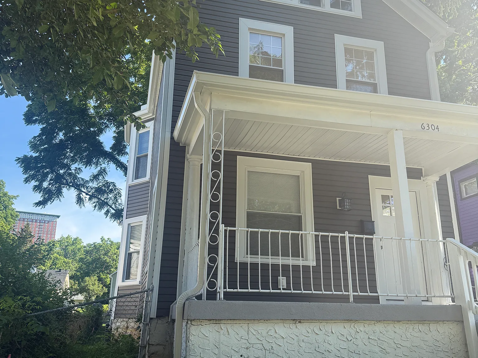 4 bed, 1.5 bath, 1900 sqft, $2,695 — Photo 2