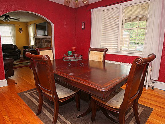 5th image of 3819 Sunrise Ave NW