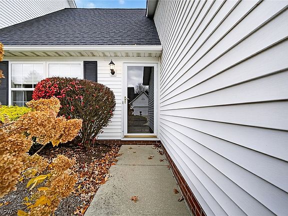 4th image of 5428 Stoney Ln #38
