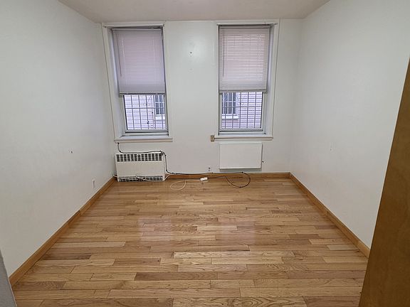 2nd image of 1931 W 11th St #1RR