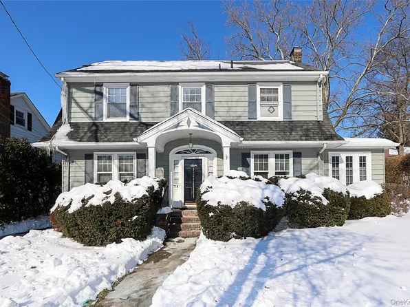 71 Beechwood Avenue, Manhasset, NY 11030