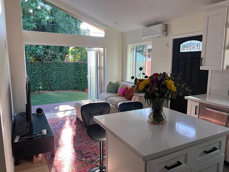 1629 Martin Ave — Photo 8