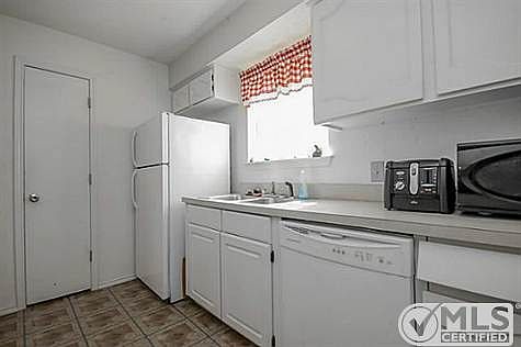 4th image of 3607 High Plains Ct