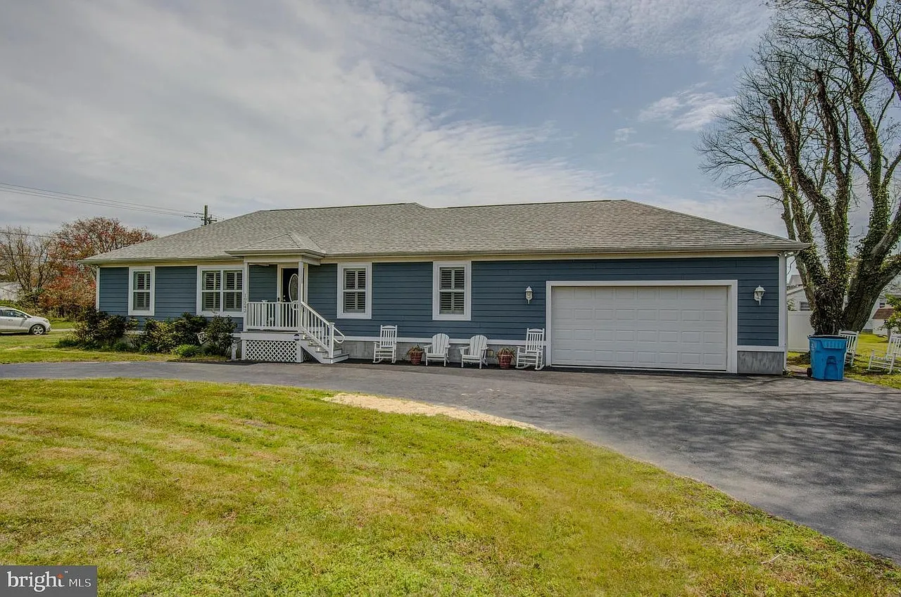 10242 Golf Course Rd — Photo 1