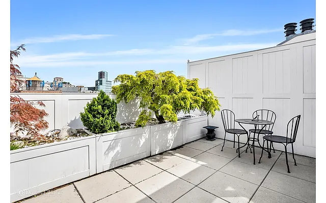 Sold by Douglas Elliman | media 28