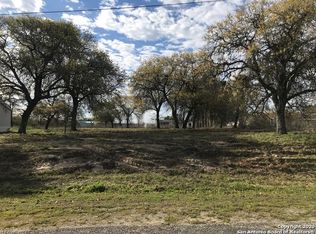4306 Red Top Hl, Elmendorf, TX 78112