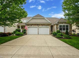 3457 Cobblestone Ln, Cuyahoga Falls, OH 44223