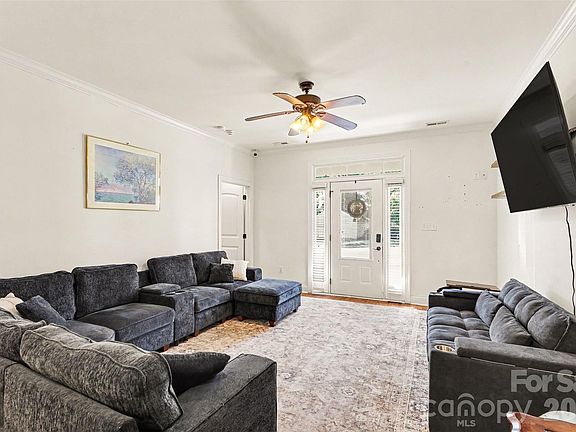 4th image of 964 Mathis Ave