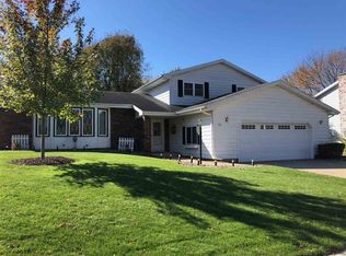 816 John St, Waunakee, WI 53597