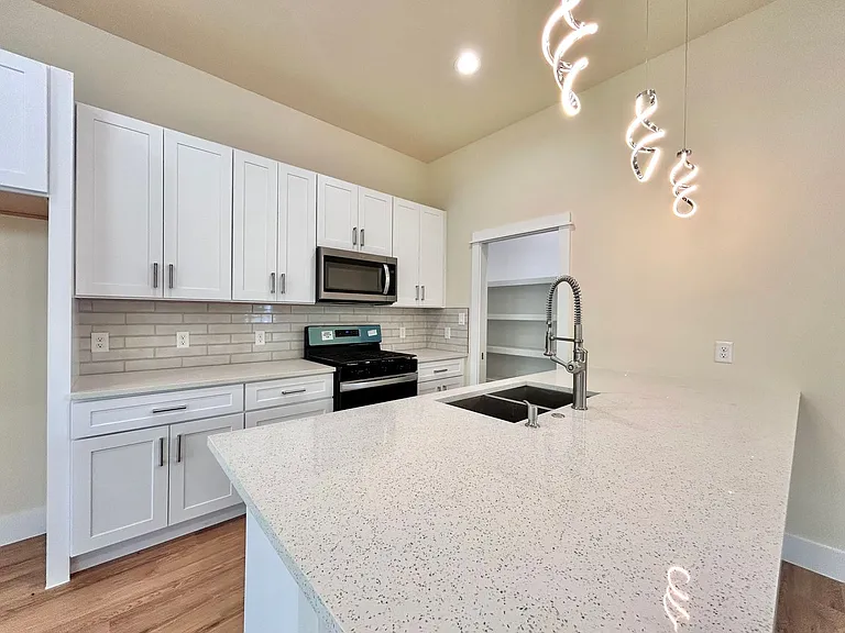 5605 Samuel Huston Ave #1 — Photo 7