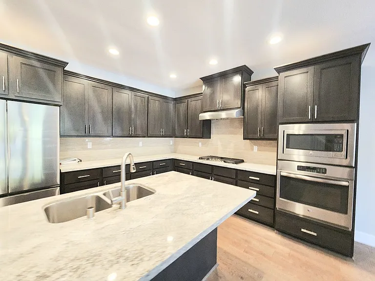 1655 Claremont Dr — Photo 27