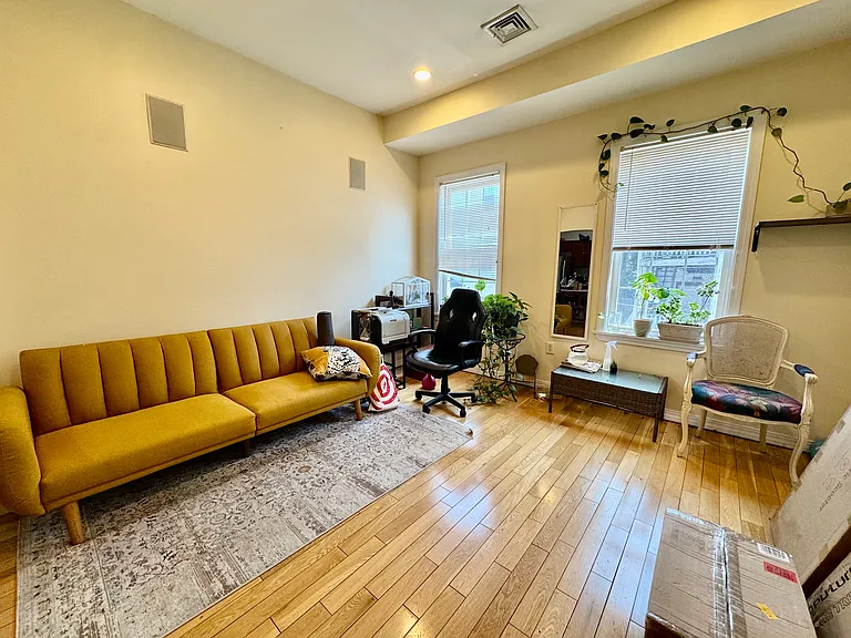 22 Elmore St #2 — Photo 15