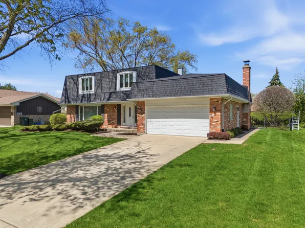 18W276 Holly Ave, Darien, IL 60561