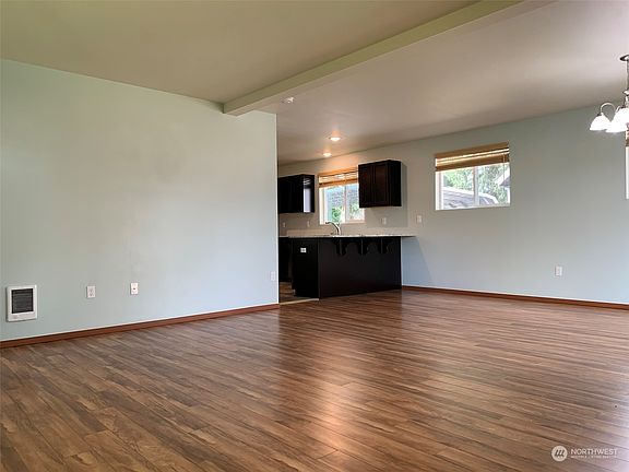 4th image of 6219 202nd Street Ct E