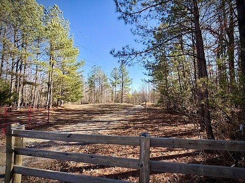 2nd image of 2901 Campground Rd