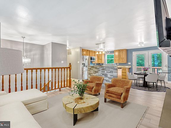 4th image of 16000 Normandy Ct