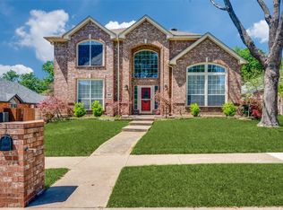 8421 Parkdale Dr, North Richland Hills, TX 76182