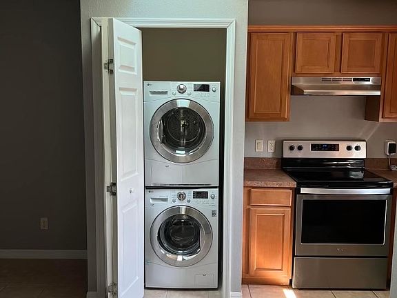 4th image of 3830 Cleary Way