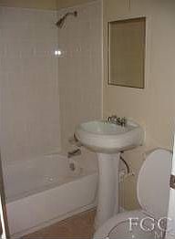5th image of 2711 Ashwood St