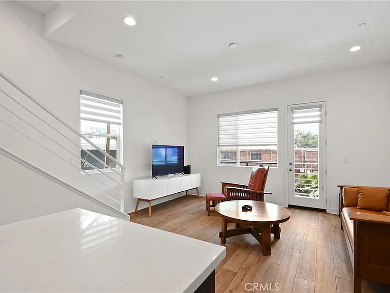 257 Elm Ave — Photo 22
