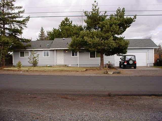 1st image of 2873 SW Glacier Ave