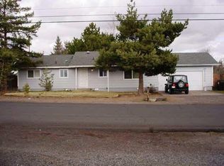 2873 SW Glacier Ave, Redmond, OR 97756