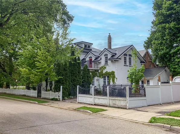 140 Lancaster St E, Kitchener, ON N2H 1N1