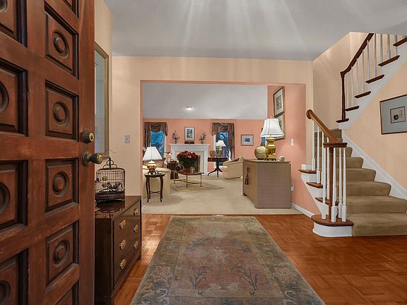 3rd image of 5815 Bastille Pl