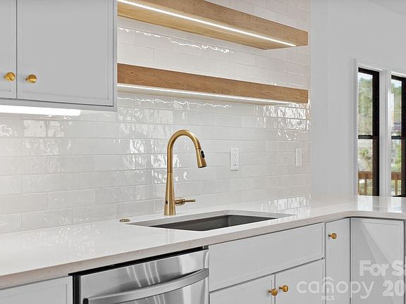 5th image of 49 Johnson Dr #5