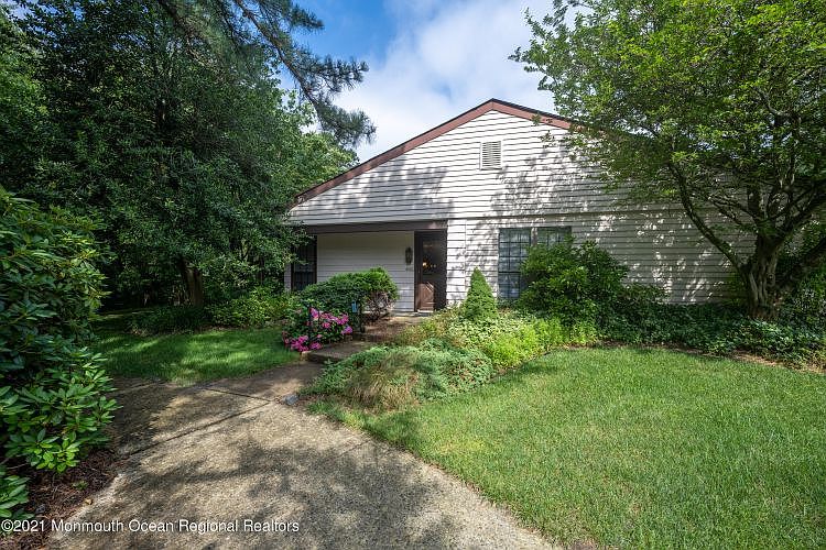 1st image of 438C New Castle Ct