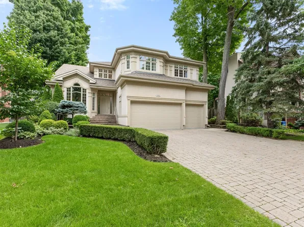 536 Elizabeth Dr, Beaconsfield, QC H9W 6C4