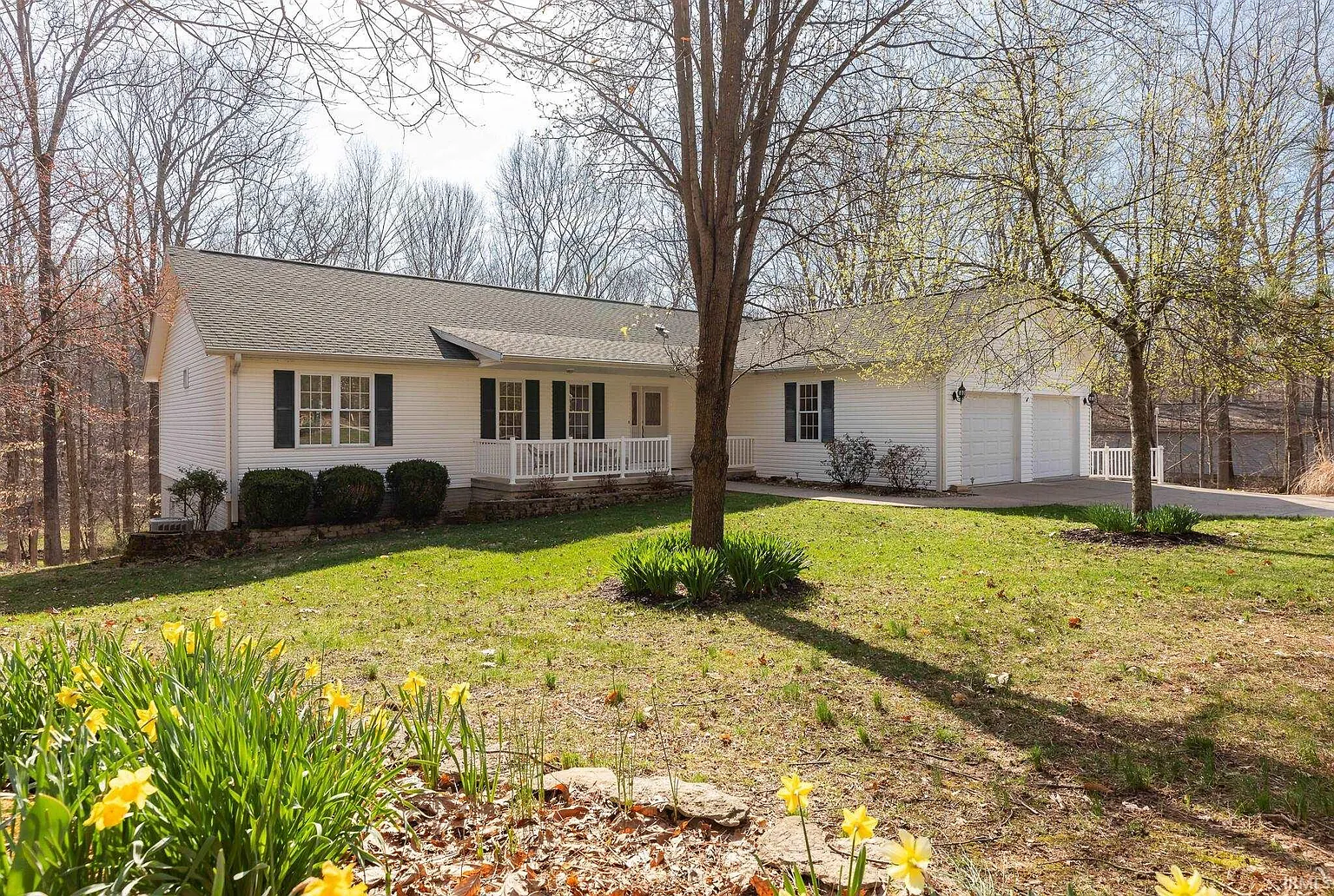 230 Foxridge Dr photo 1