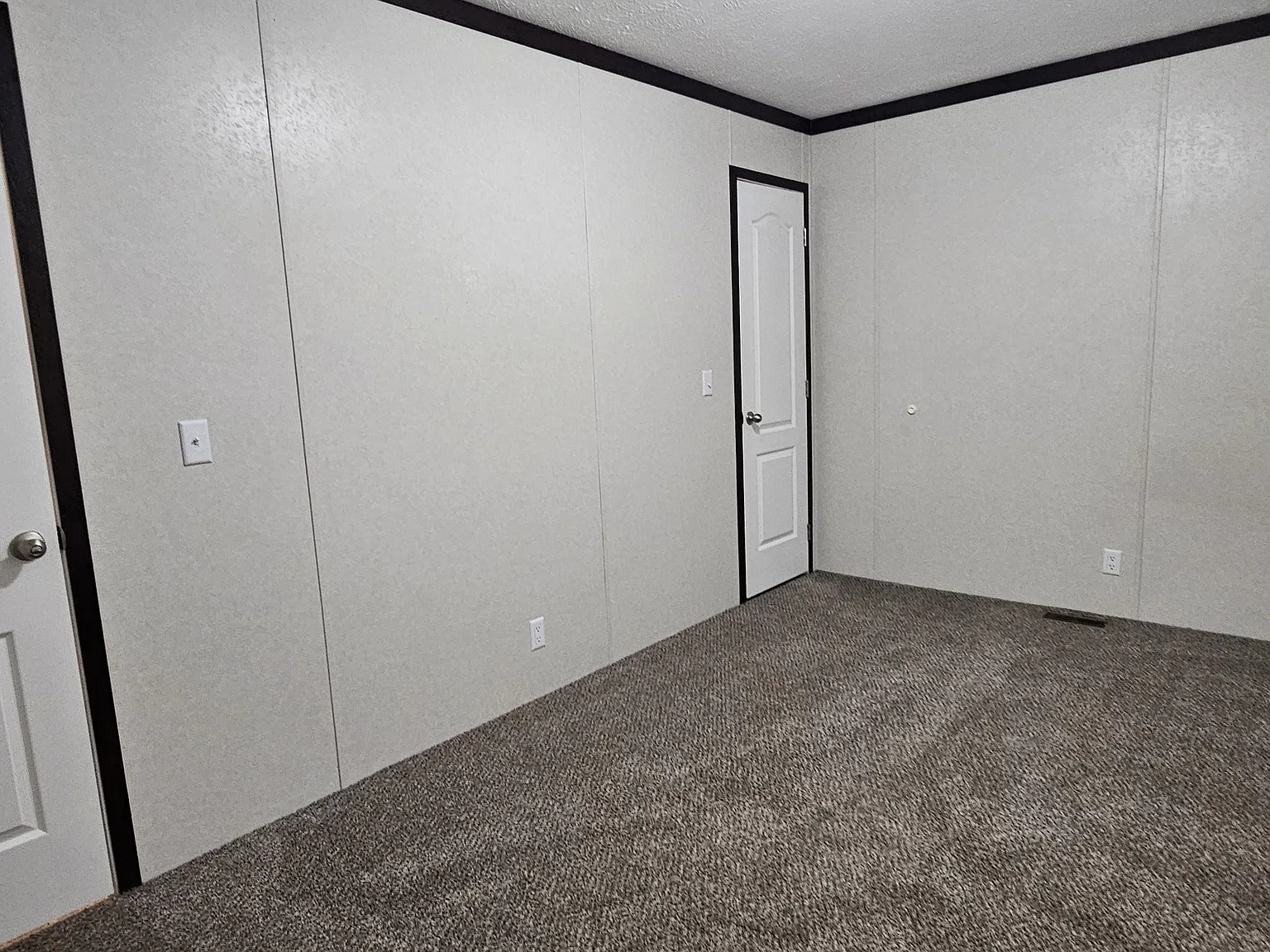 Open-Concept Floor Plan! — Photo 4