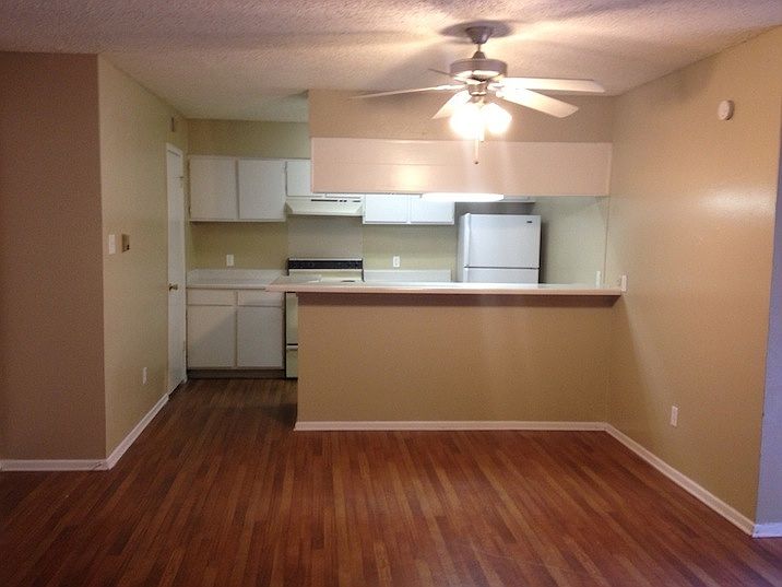 1st image of 5025 Amesbury Dr APT 226