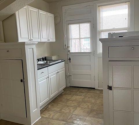 2nd image of 1018 Art Hill Pl APT 3N