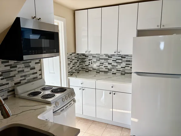 (undisclosed Address), Bellerose, NY 11426