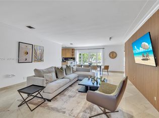 1815 Daytonia Rd, Miami Beach, FL 33141