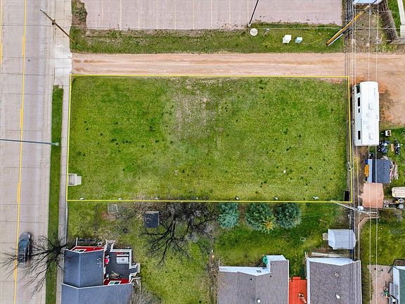 2nd image of 1736 Junction Ave