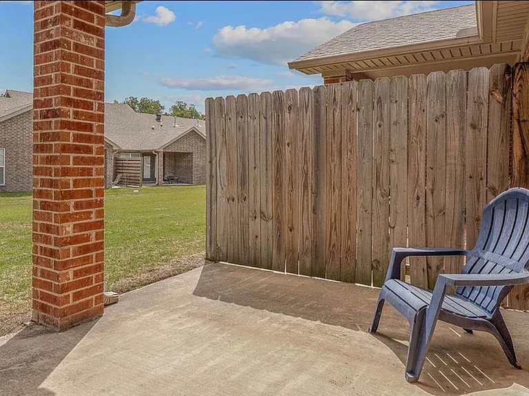 4504 Regina Ct — Photo 40