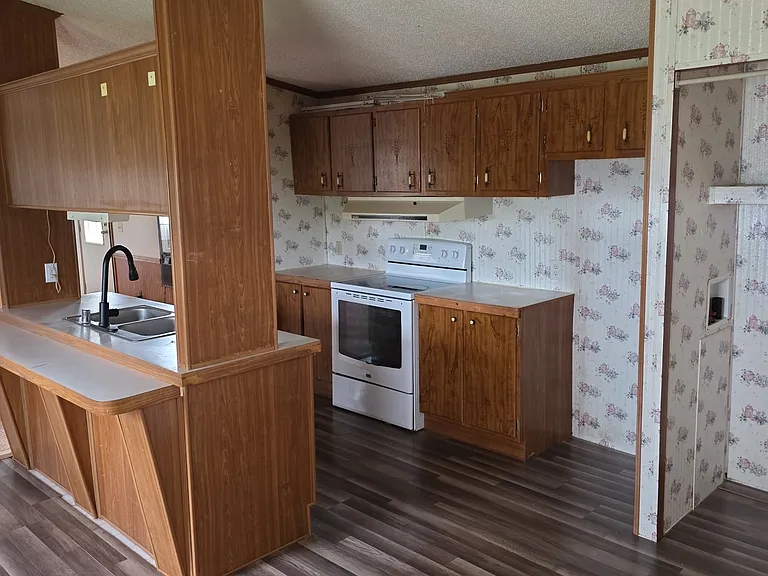 93 Moore Ln — Photo 6